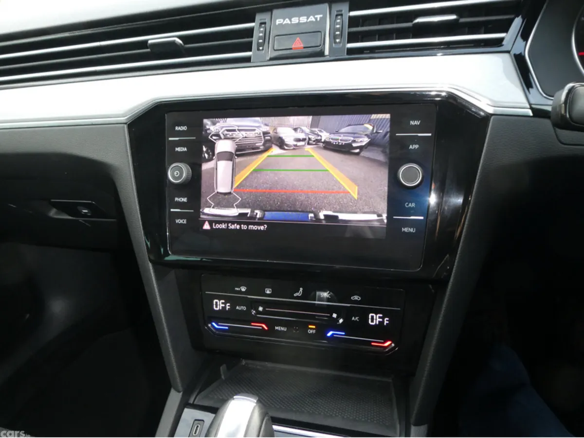 Volkswagen Passat Estate, Diesel, 2021, Blue