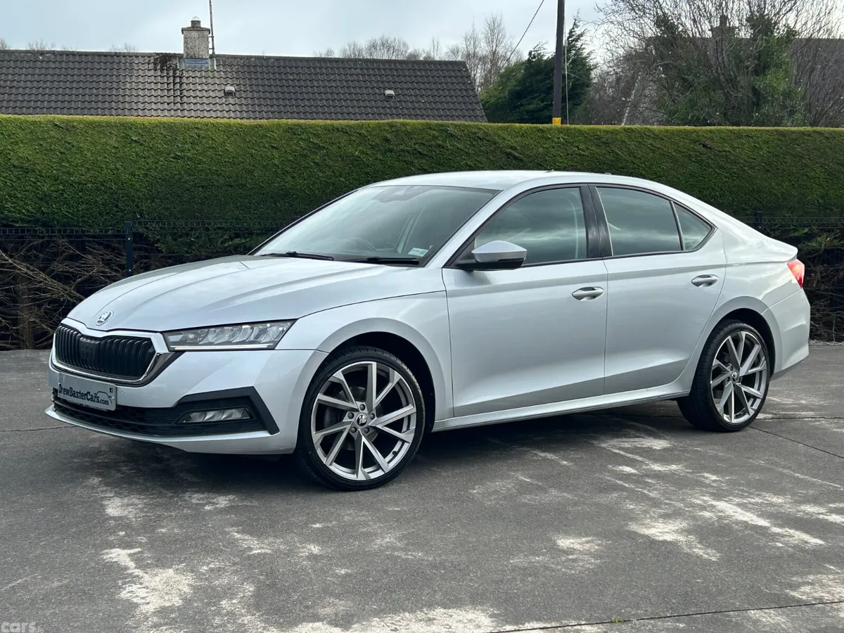 Skoda Octavia Saloon, Diesel, 2022, Silver
