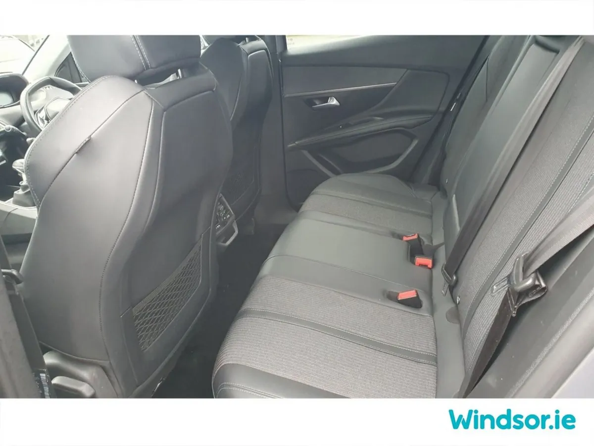 Peugeot 3008 MPV, Diesel, 2022, Grey