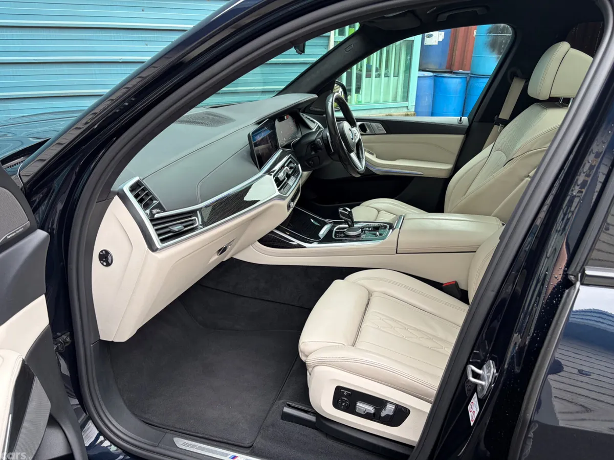 BMW X7 Van, Diesel, 2021, Black