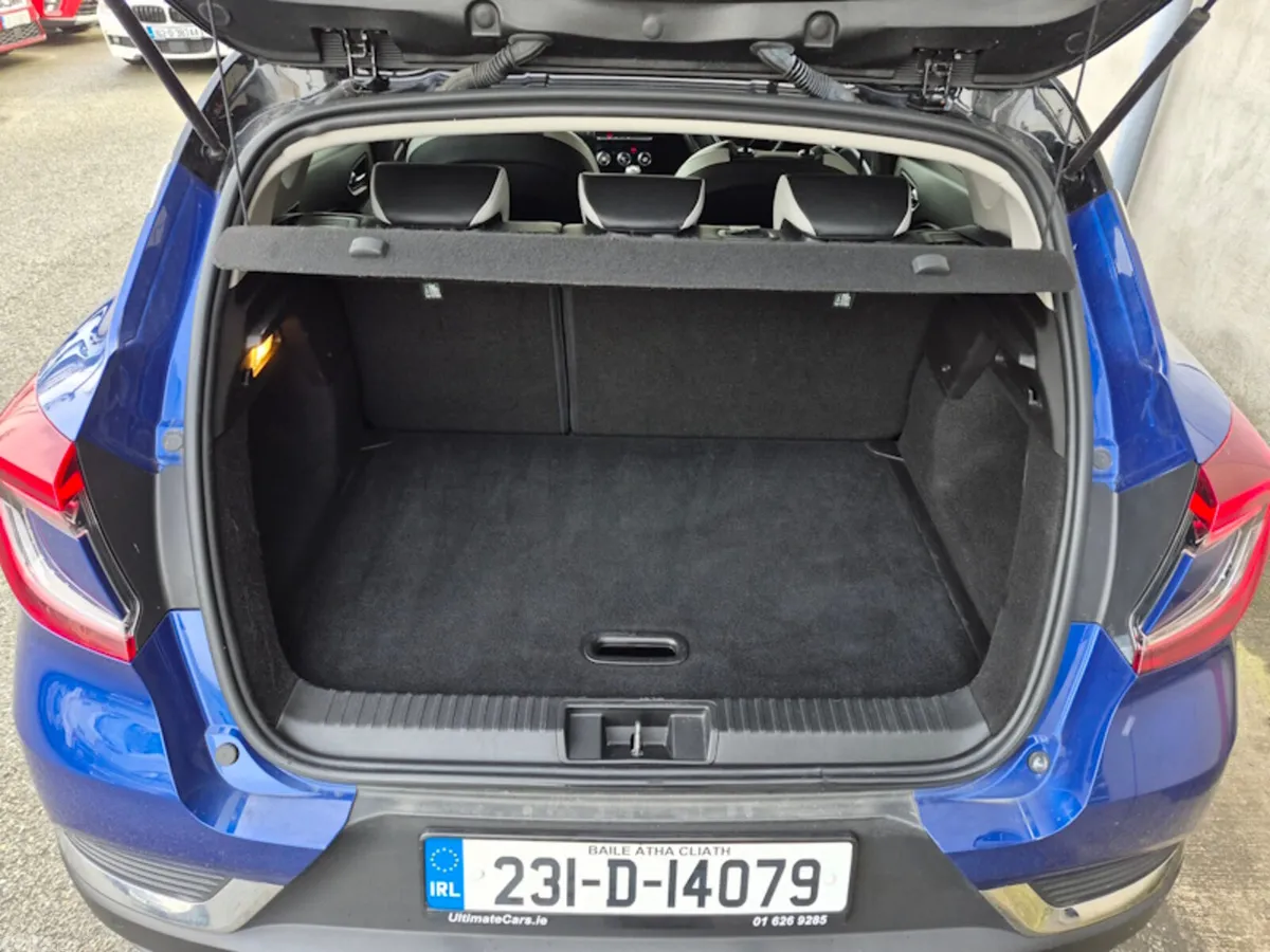 Renault Captur Hatchback, Petrol, 2023, Blue