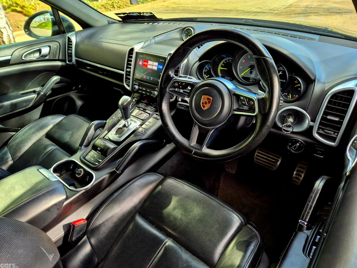 Porsche Cayenne SUV, Petrol, 2017, Black
