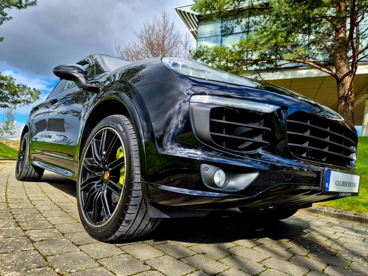 Porsche Cayenne SUV, Petrol, 2017, Black