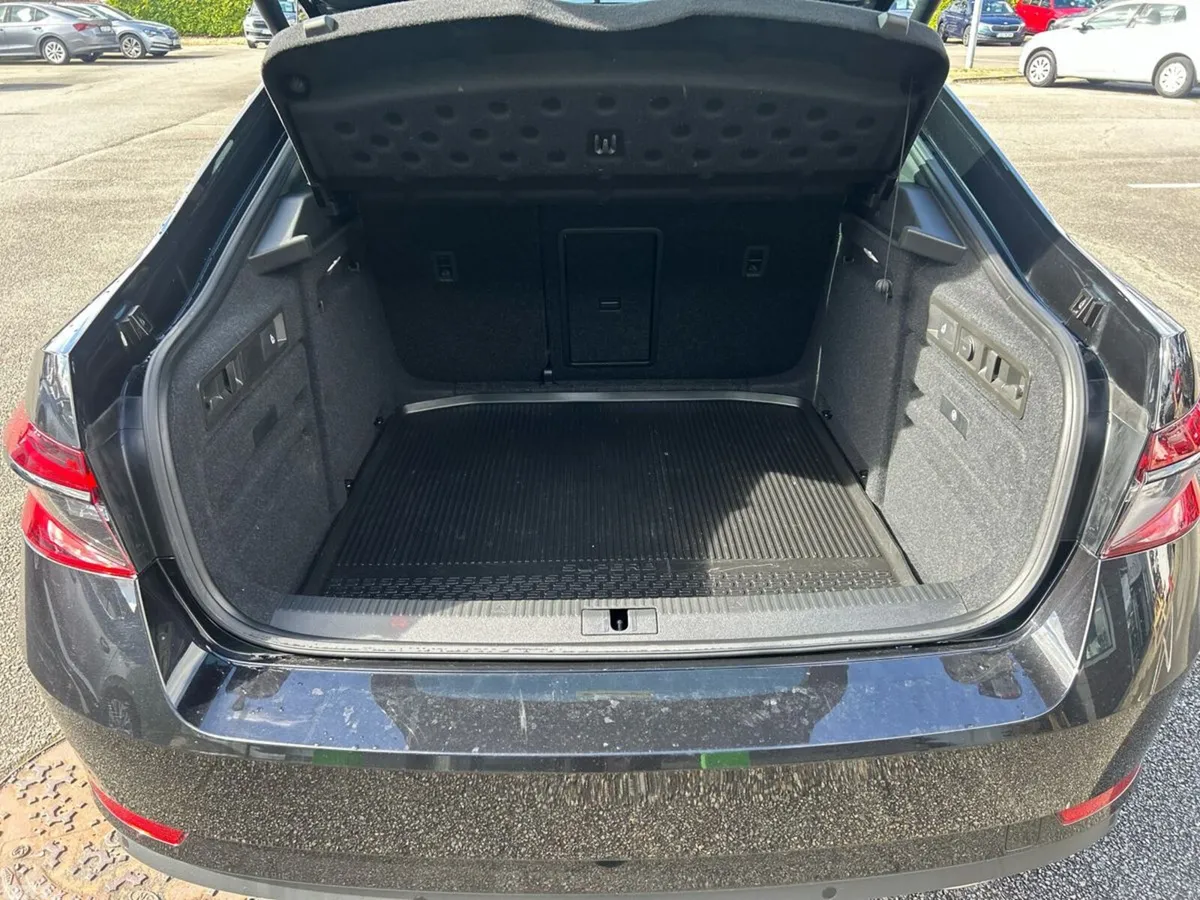Skoda Superb Saloon, Diesel, 2024, Black