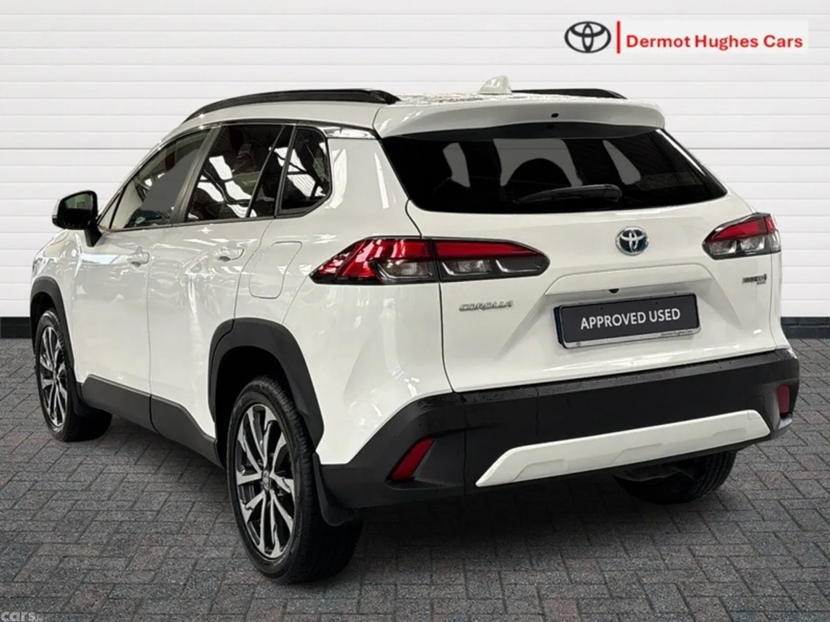Toyota Corolla Cross Hatchback, Petrol Hybrid, 2023, White