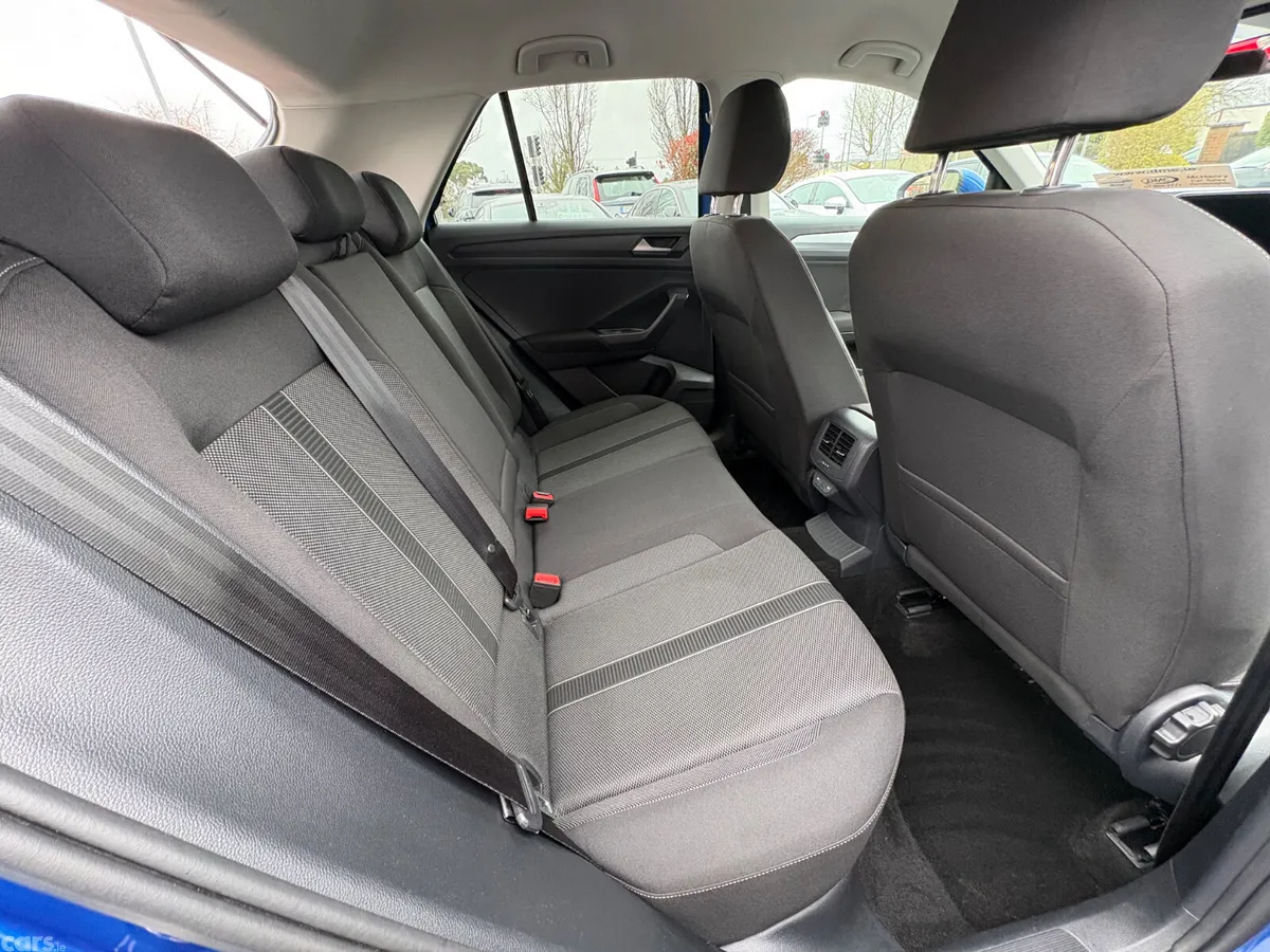 Volkswagen T-Roc SUV, Petrol, 2023, Blue