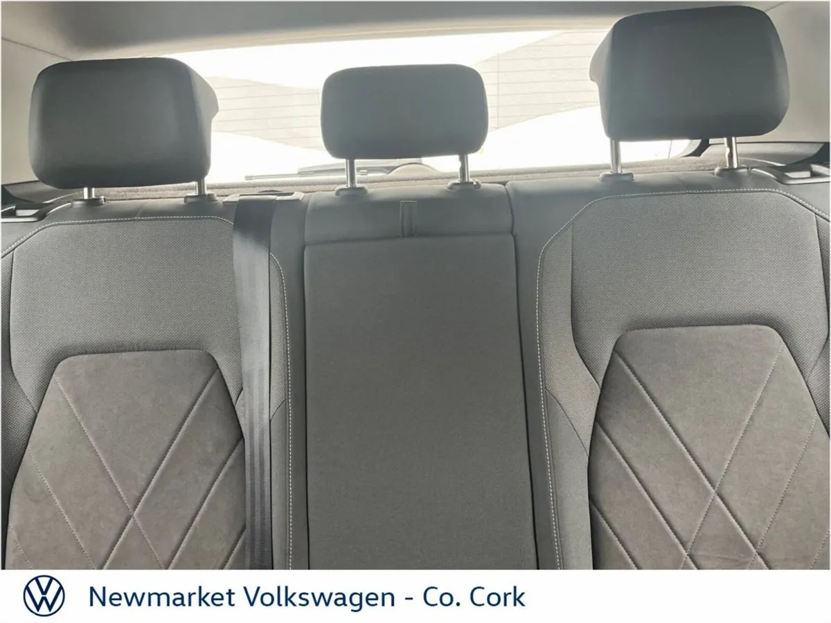 Volkswagen Golf Hatchback, Diesel, 2023, Silver
