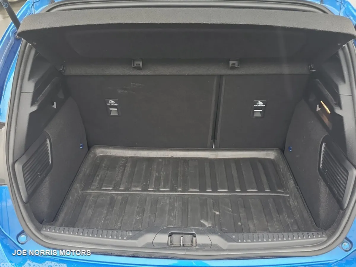 Ford Focus Hatchback, Diesel, 2022, Blue