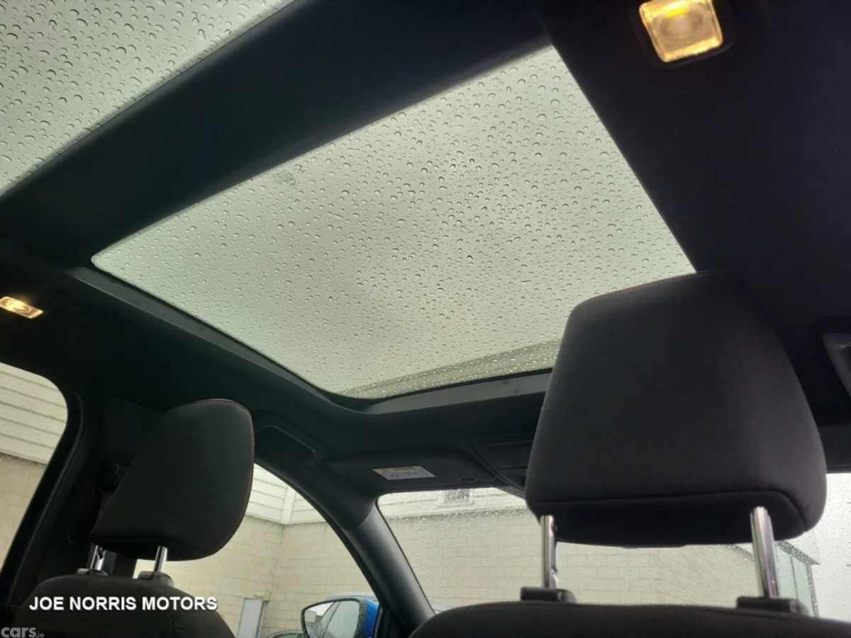 Ford Focus Hatchback, Diesel, 2022, Blue
