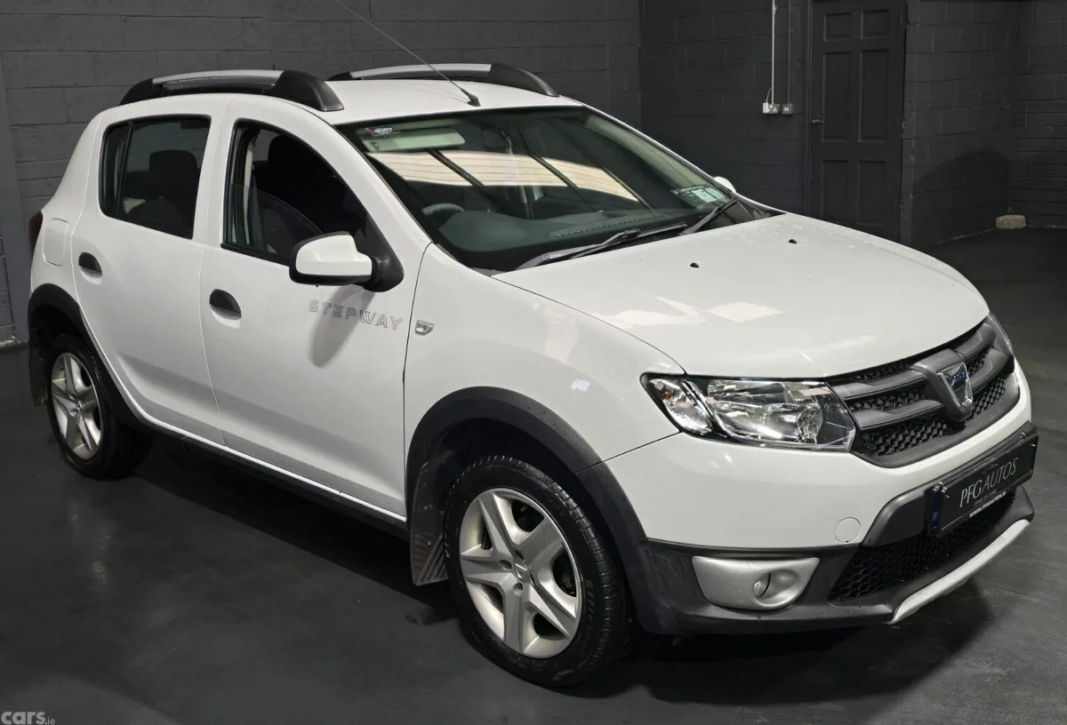 Dacia Sandero Stepway Hatchback, Diesel, 2015, White