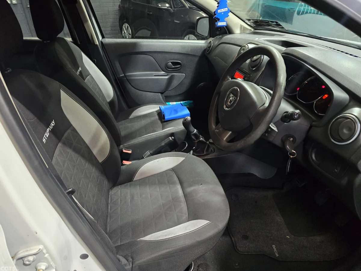 Dacia Sandero Stepway Hatchback, Diesel, 2015, White