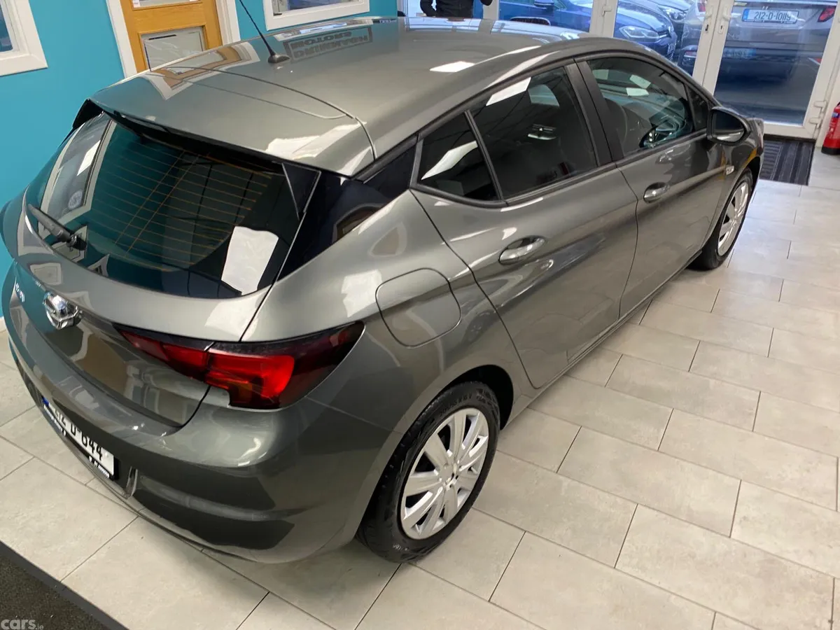 Opel Astra Hatchback, Diesel, 2021, Grey
