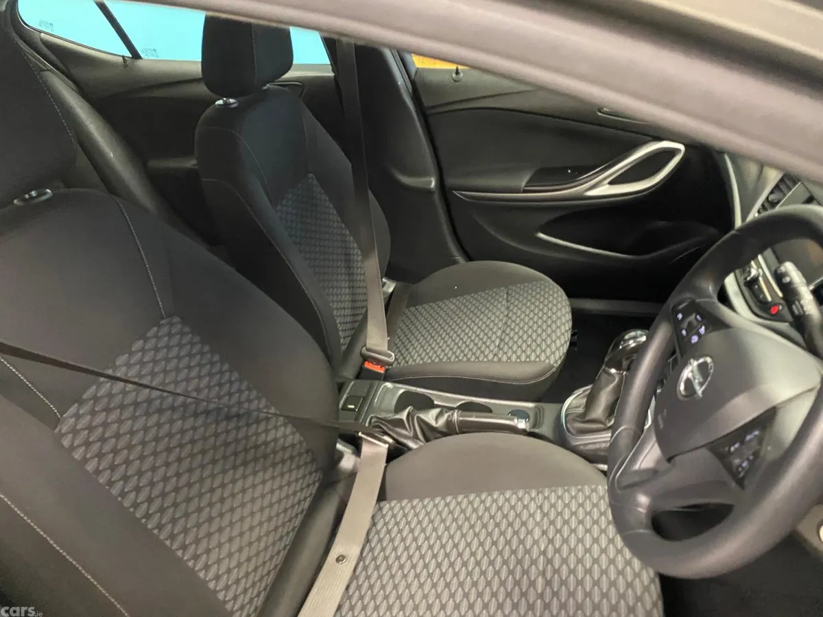 Opel Astra Hatchback, Diesel, 2021, Grey