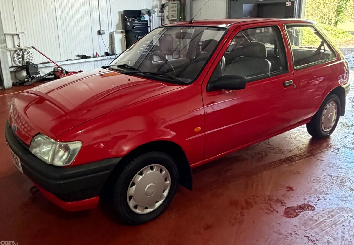 Ford Fiesta Hatchback, Petrol, 1994, Red
