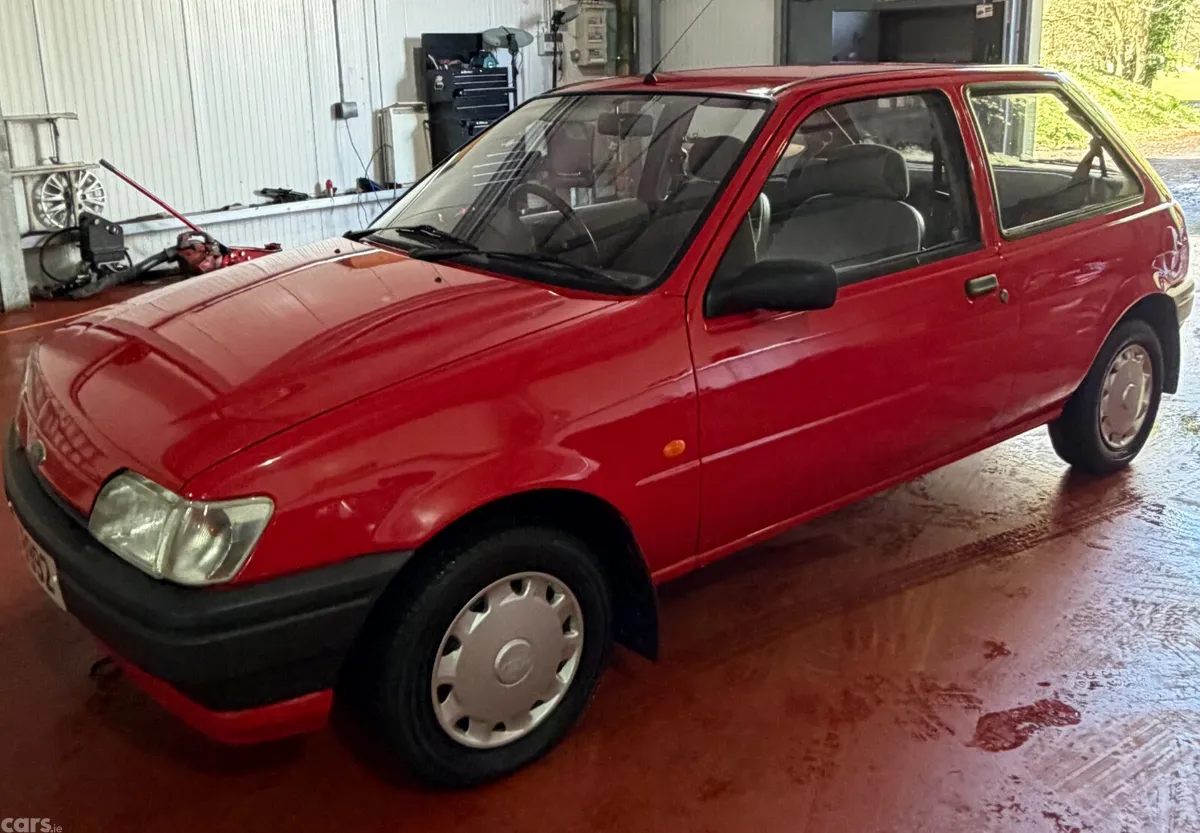 Ford Fiesta Hatchback, Petrol, 1994, Red