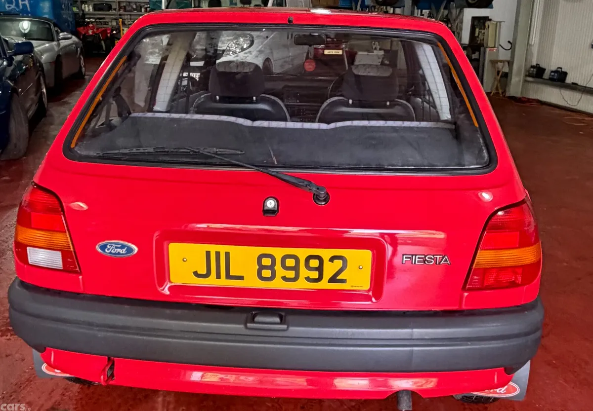 Ford Fiesta Hatchback, Petrol, 1994, Red