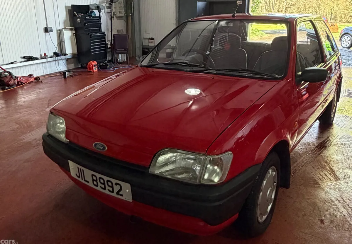Ford Fiesta Hatchback, Petrol, 1994, Red