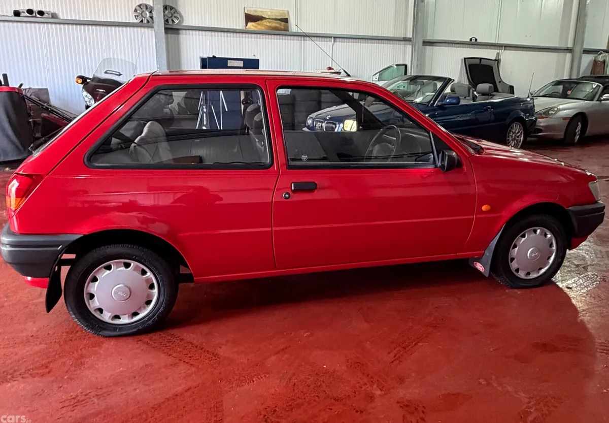 Ford Fiesta Hatchback, Petrol, 1994, Red