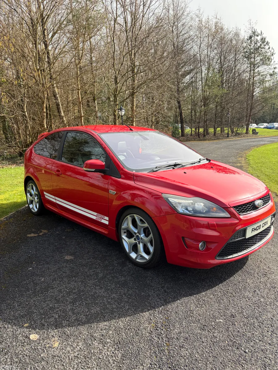 Ford Focus Hatchback, Petrol, 2008, Red