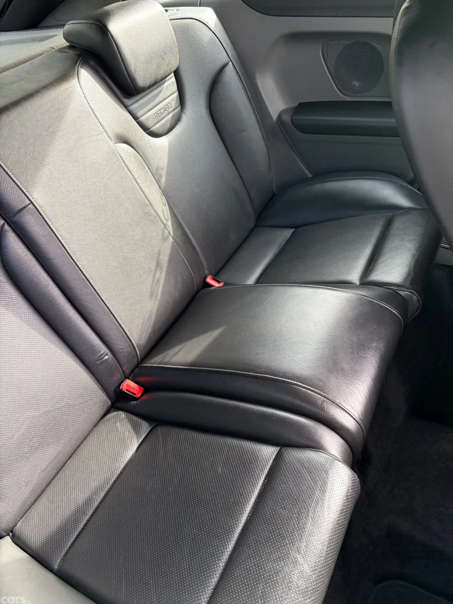 Ford Focus Hatchback, Petrol, 2008, Red
