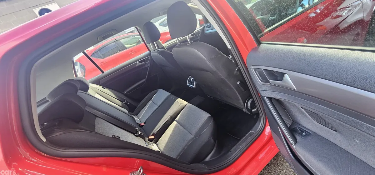 Volkswagen Golf Hatchback, Petrol, 2016, Red