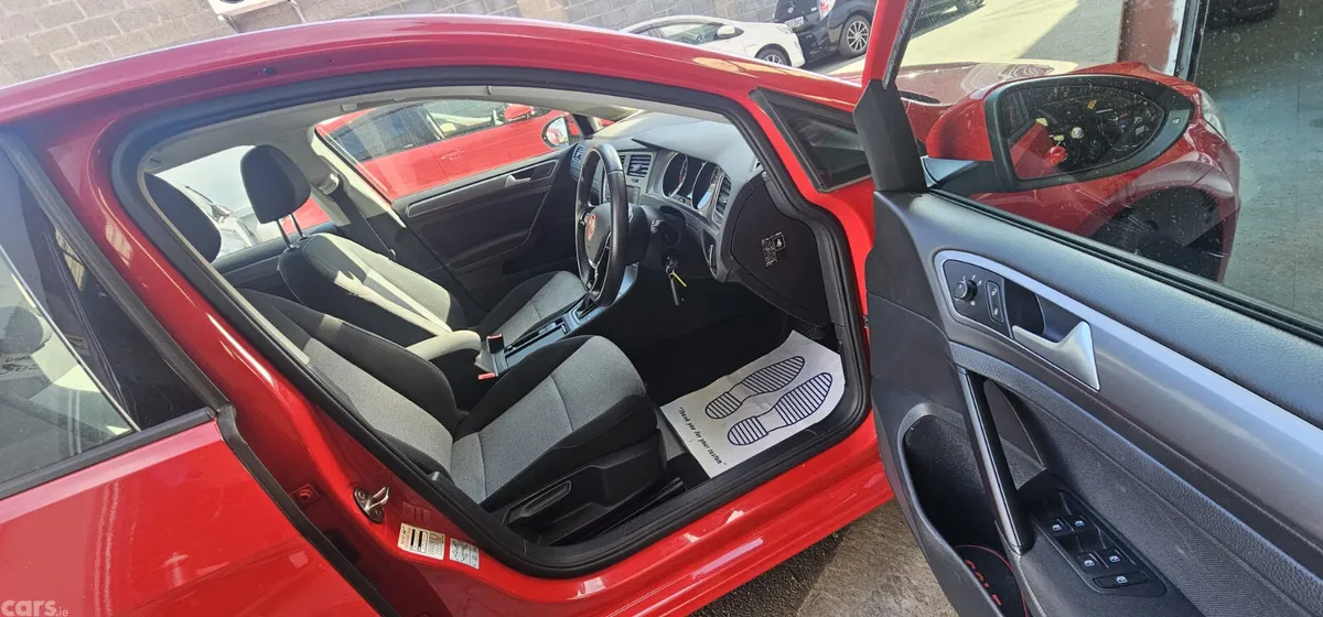 Volkswagen Golf Hatchback, Petrol, 2016, Red