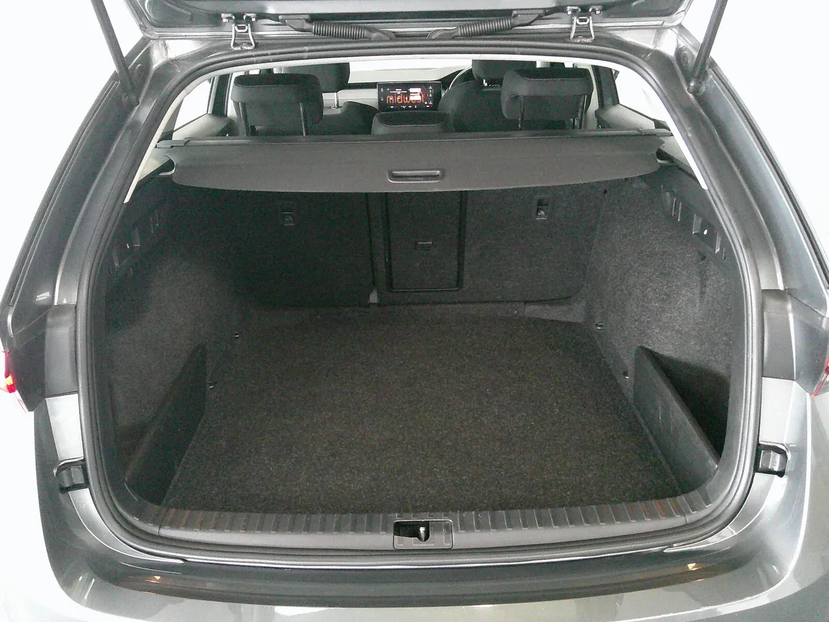 Skoda Octavia Estate, Diesel, 2023, Grey
