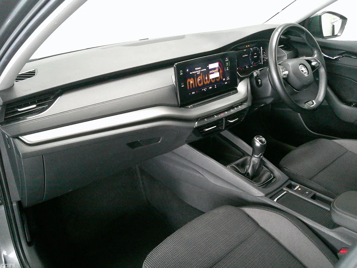 Skoda Octavia Estate, Diesel, 2023, Grey