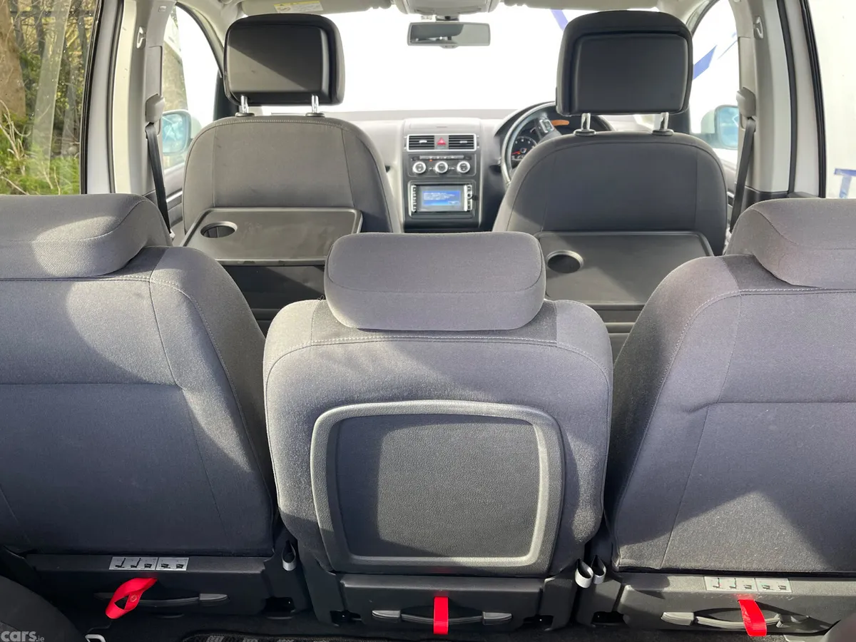 Volkswagen Tiguan MPV, Petrol, 2013, White