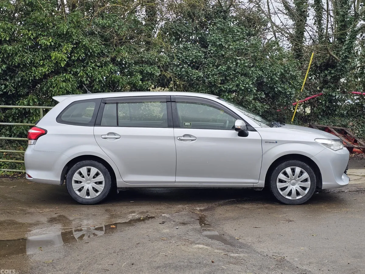 Toyota Corolla Estate, Petrol Hybrid, 2017, Silver