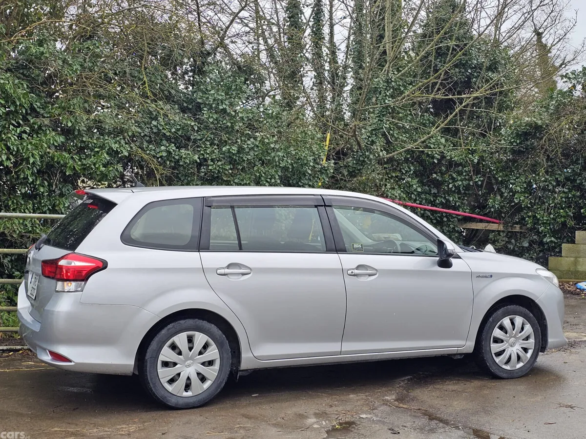 Toyota Corolla Estate, Petrol Hybrid, 2017, Silver