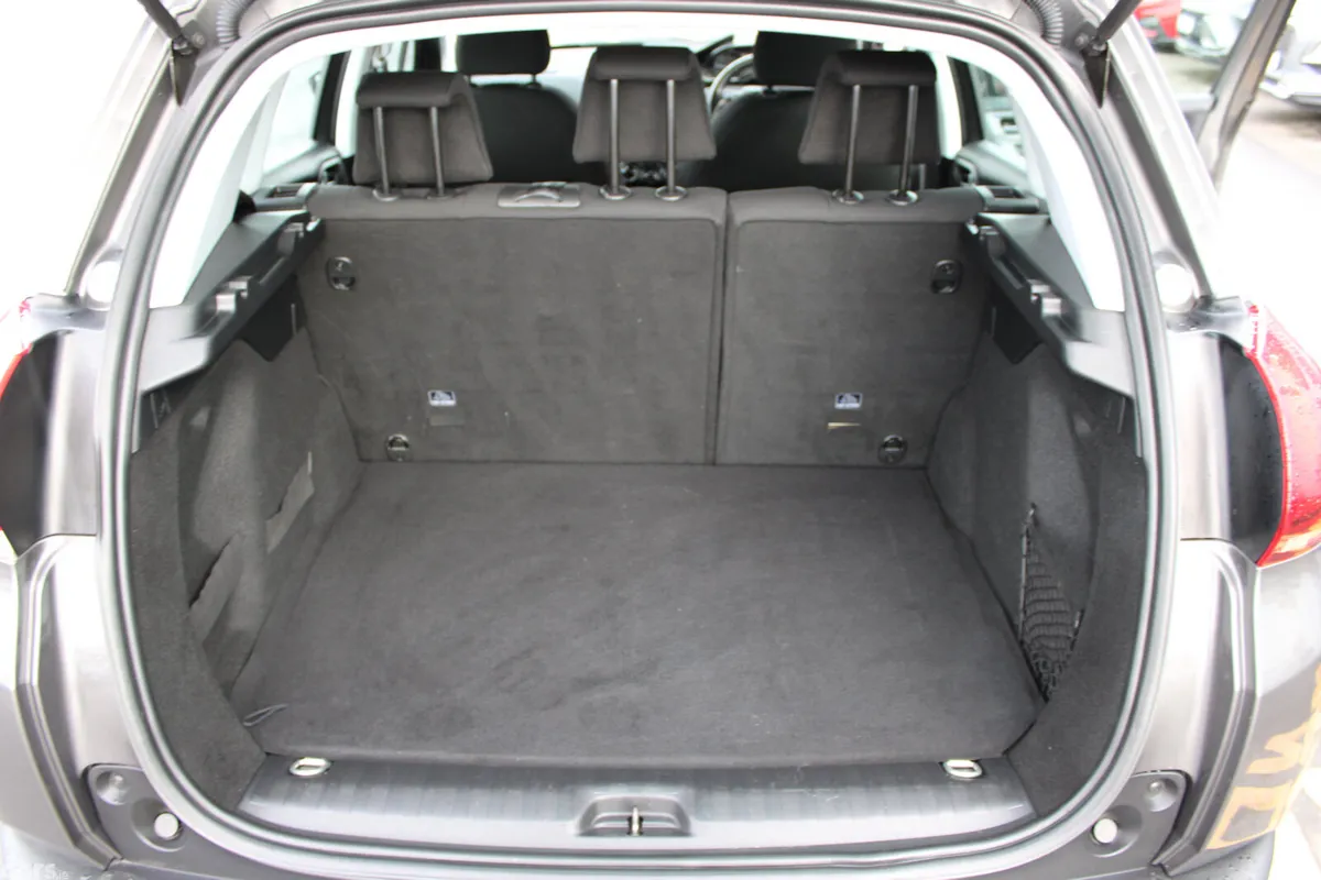 Peugeot 2008 Hatchback, Diesel, 2018, Grey