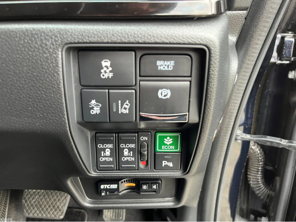 Honda Odyssey MPV, Petrol Hybrid, 2021, Black