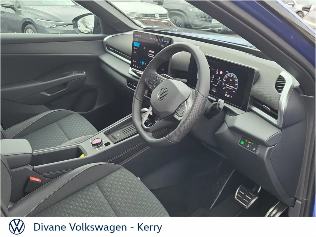 Volkswagen T-Roc SUV, Petrol, 2027, Blue