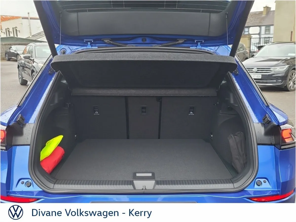 Volkswagen T-Roc SUV, Petrol, 2027, Blue
