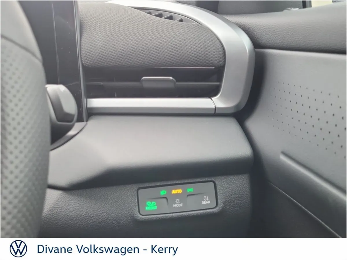 Volkswagen T-Roc SUV, Petrol, 2027, Blue