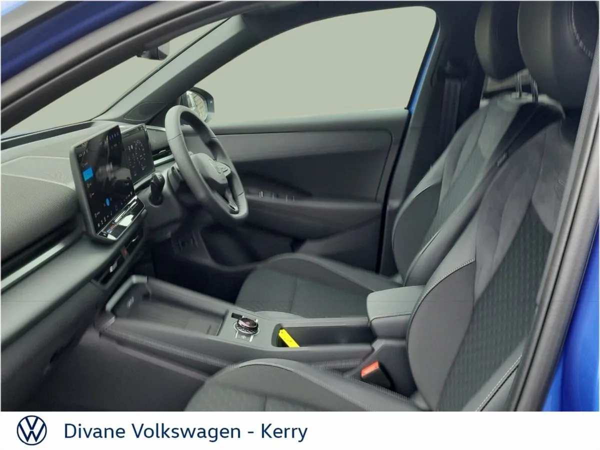 Volkswagen T-Roc SUV, Petrol, 2027, Blue