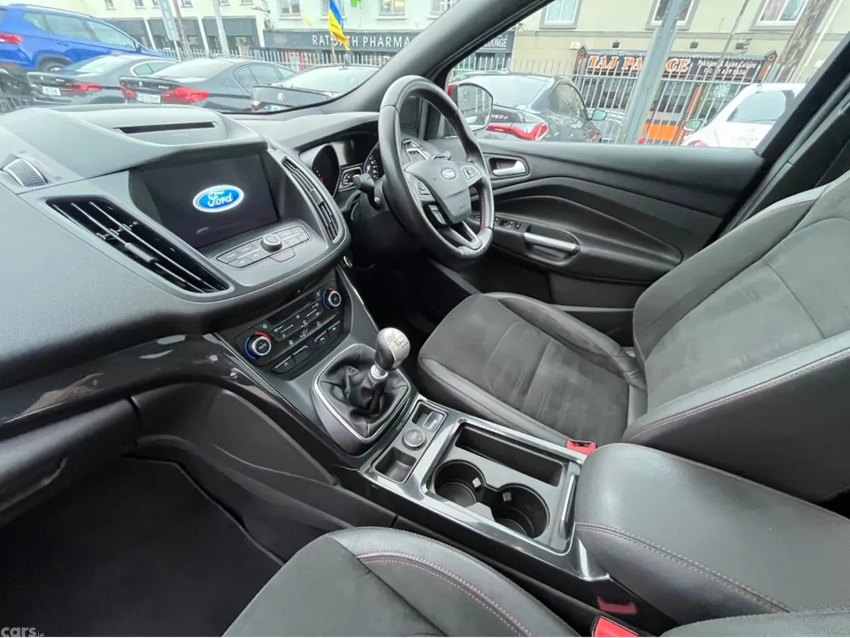 Ford Kuga SUV, Diesel, 2018, Red