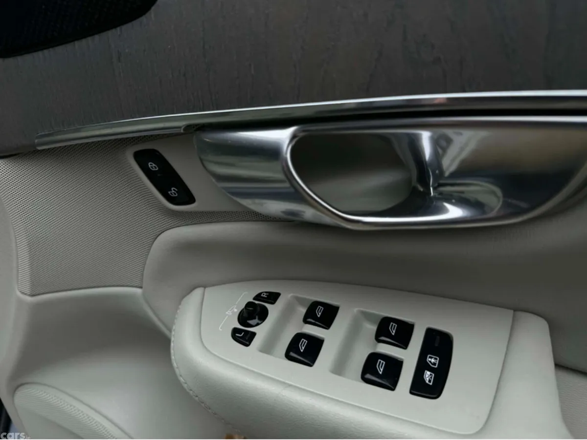 Volvo XC90 MPV, Petrol Plug-in Hybrid, 2023, Blue
