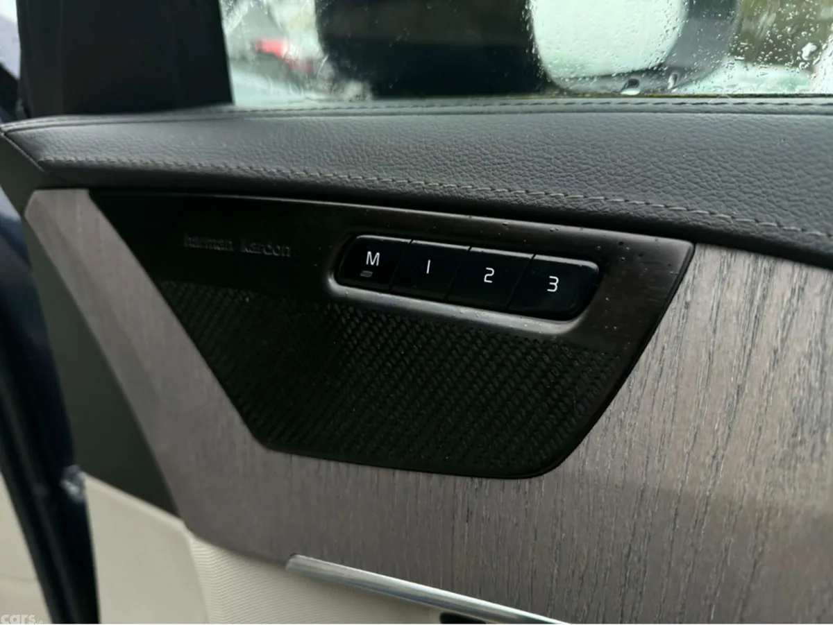 Volvo XC90 MPV, Petrol Plug-in Hybrid, 2023, Blue
