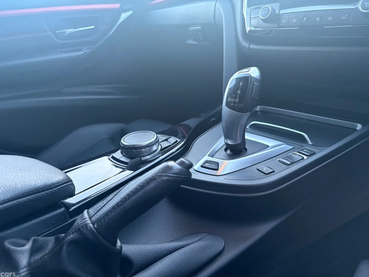 BMW 3-Series Saloon, Petrol Plug-in Hybrid, 2016, White