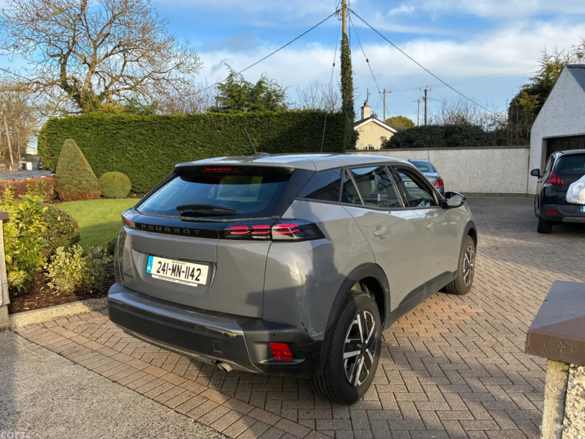 Peugeot 2008 MPV, Petrol, 2024, Grey