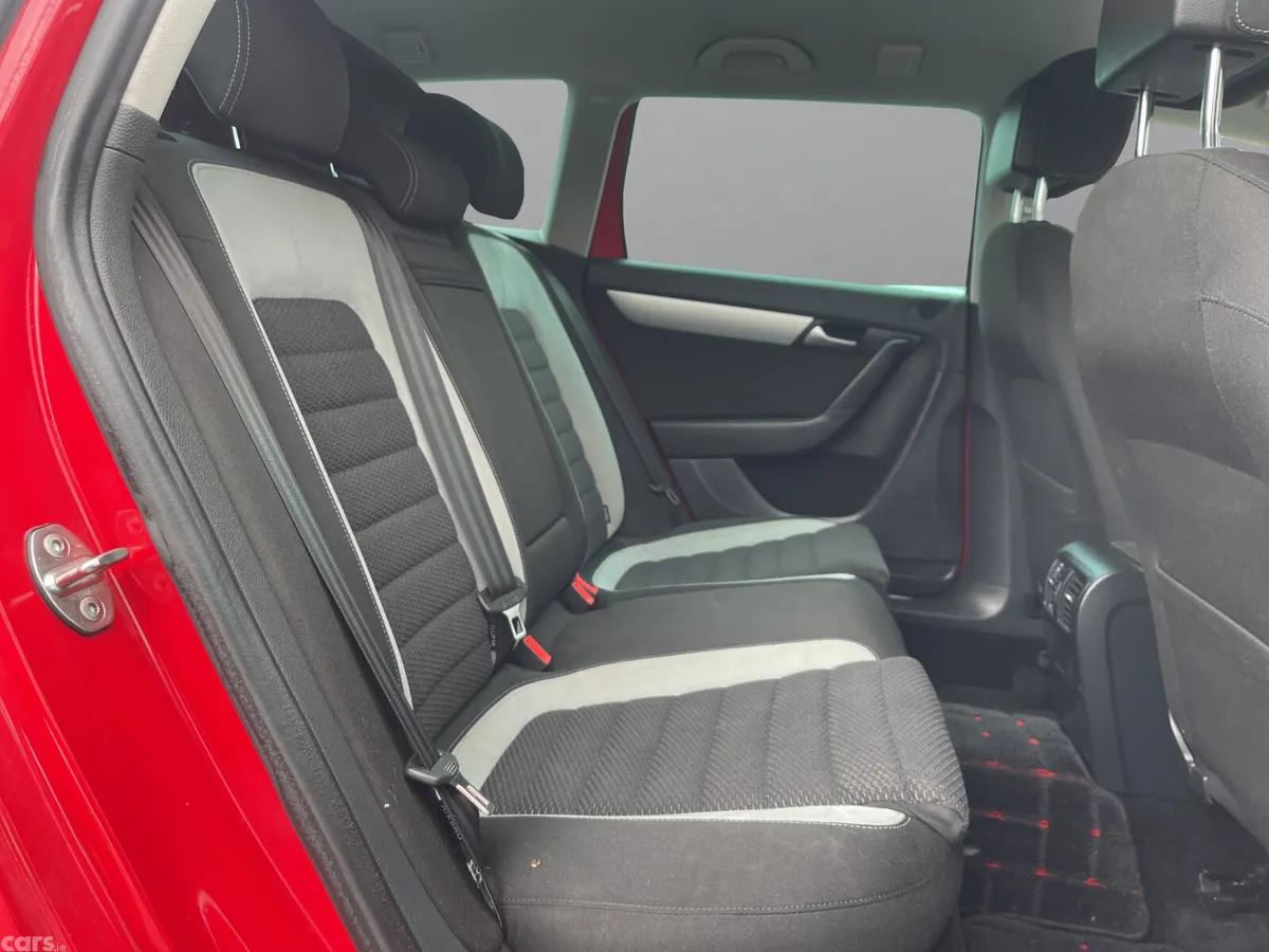 Volkswagen Passat Estate, Petrol, 2015, Red