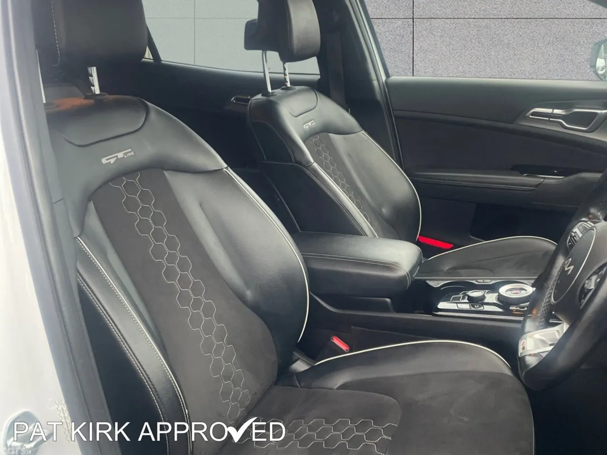 Kia Sportage Estate, Petrol Hybrid, 2023, White