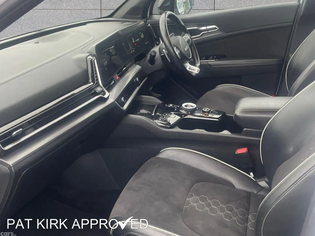 Kia Sportage Estate, Petrol Hybrid, 2023, White
