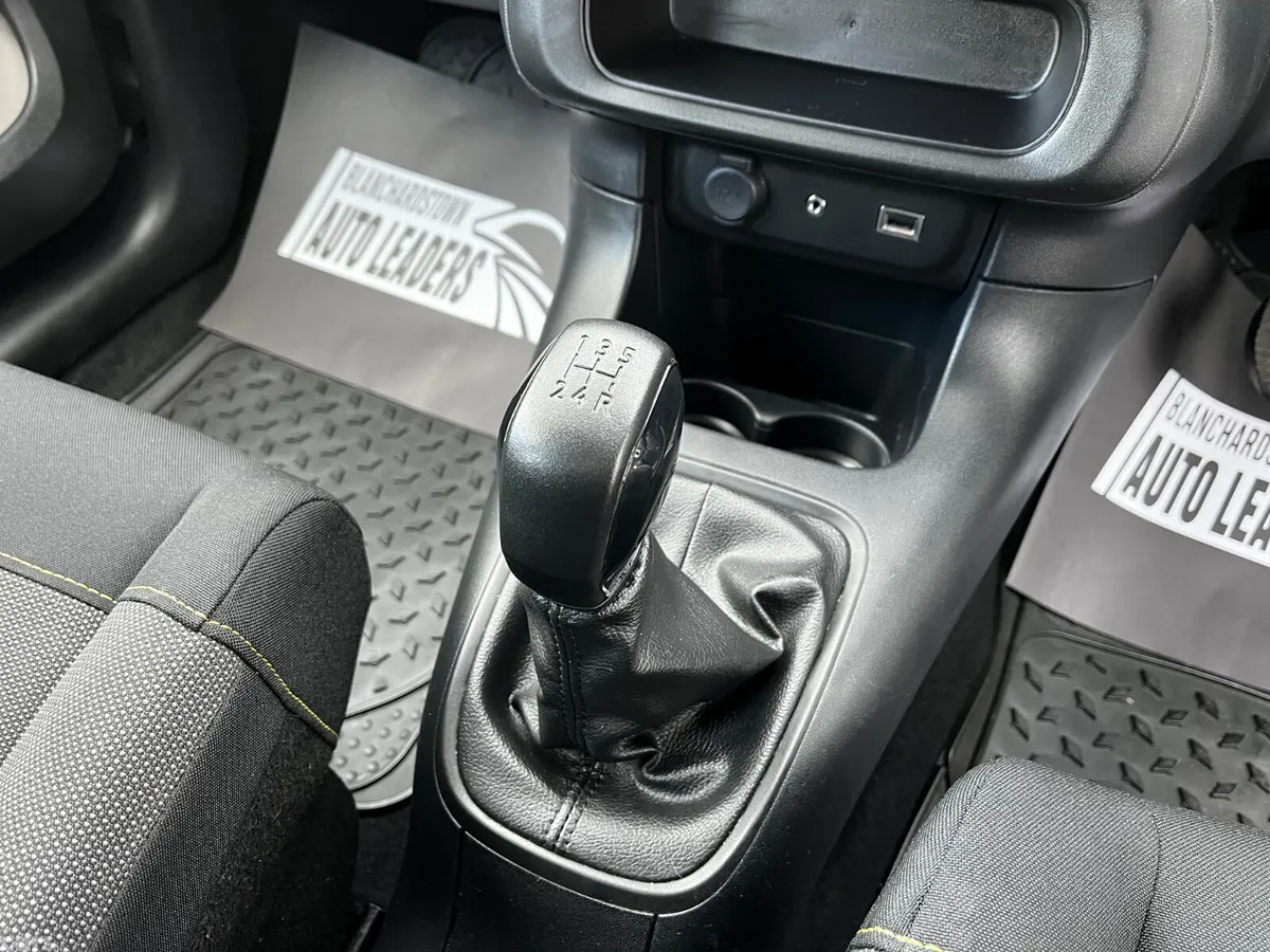 Citroen C3 Hatchback, Petrol, 2019, White