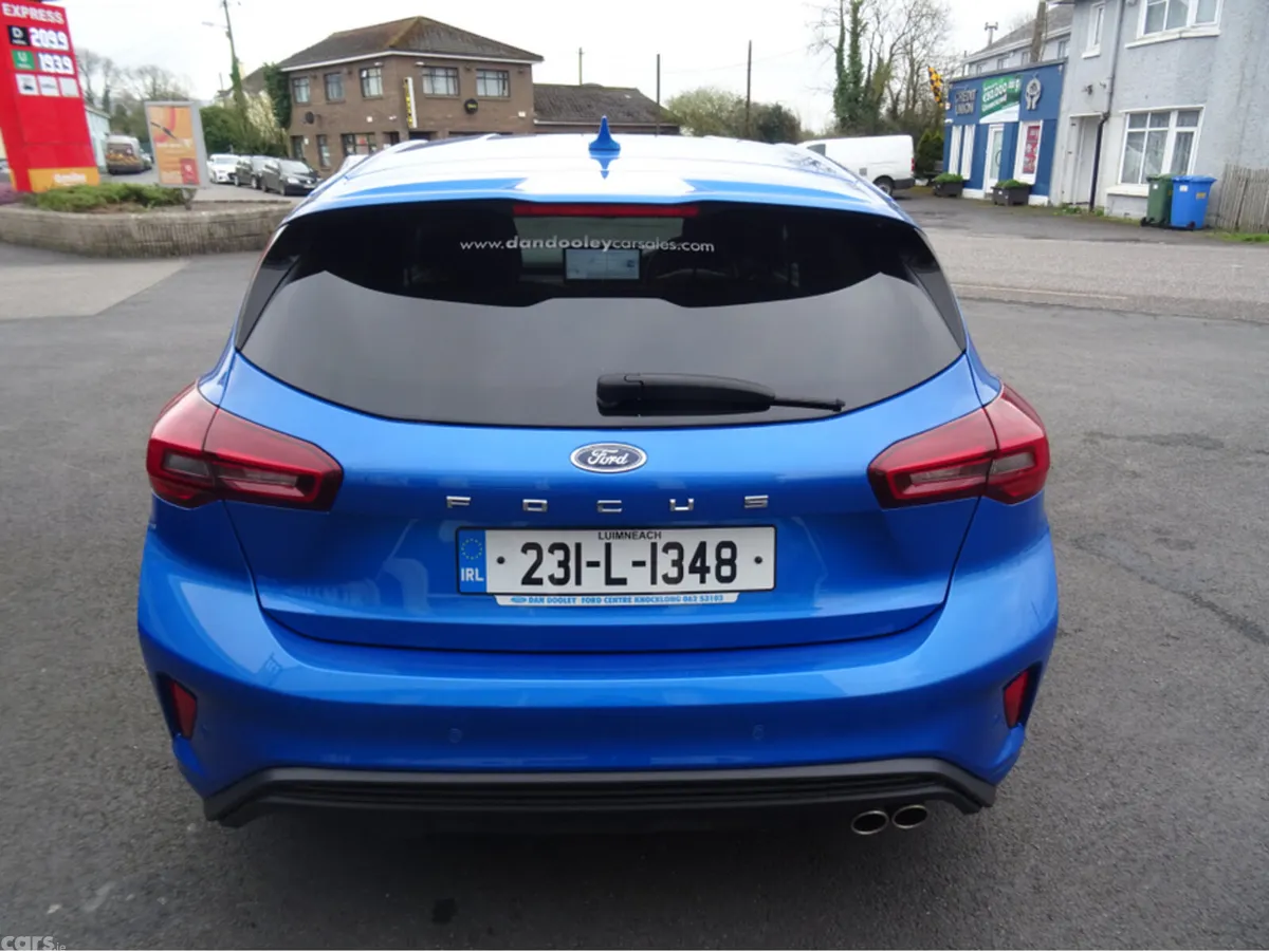 Ford Focus Hatchback, Petrol Hybrid, 2023, Blue