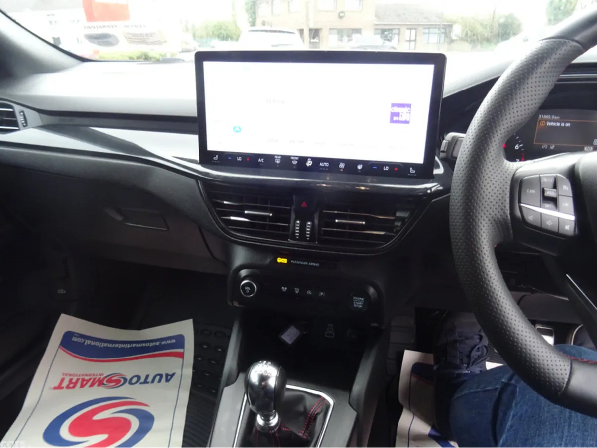 Ford Focus Hatchback, Petrol Hybrid, 2023, Blue