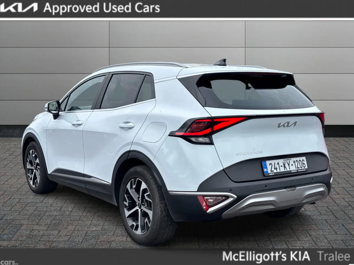 Kia Sportage MPV, Diesel, 2024, White