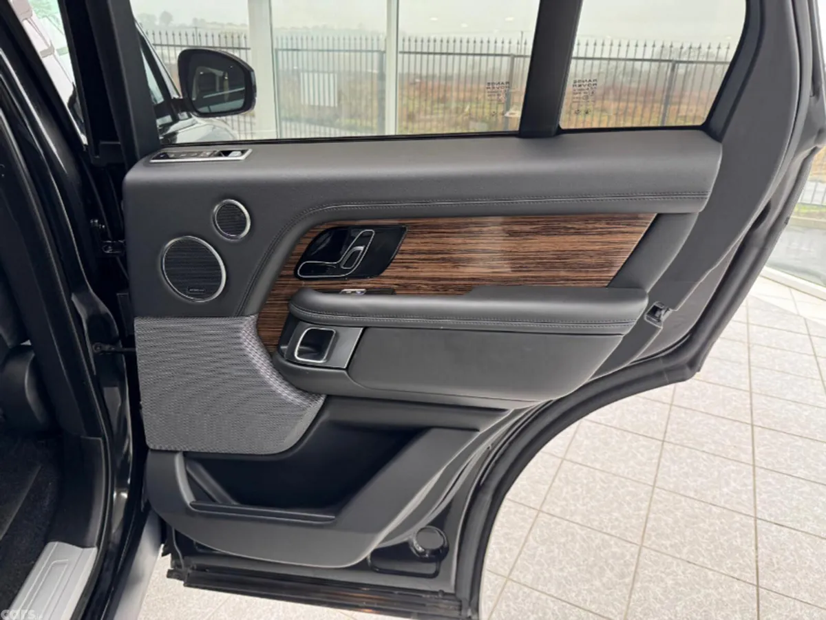 Land Rover Range Rover Estate, Petrol Plug-in Hybrid, 2019, Black